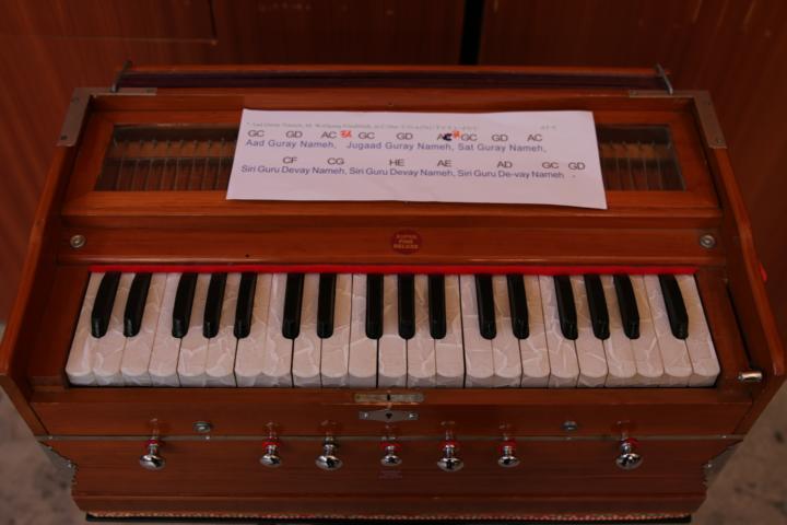 K640_12 Harmonium
